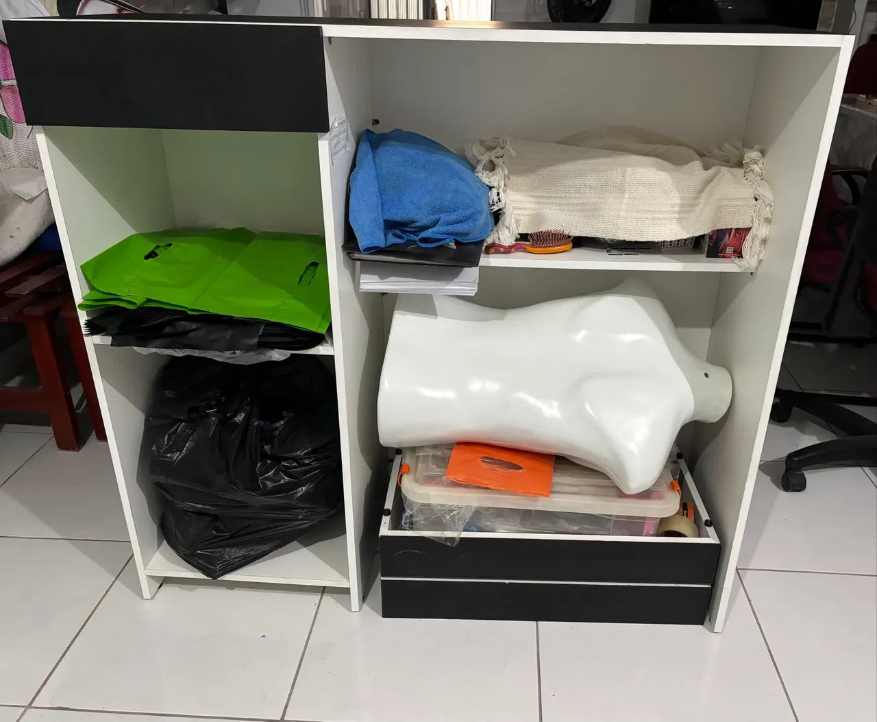 Vendo móveis em MDF e Ferro e Manequim  - Foto 2
