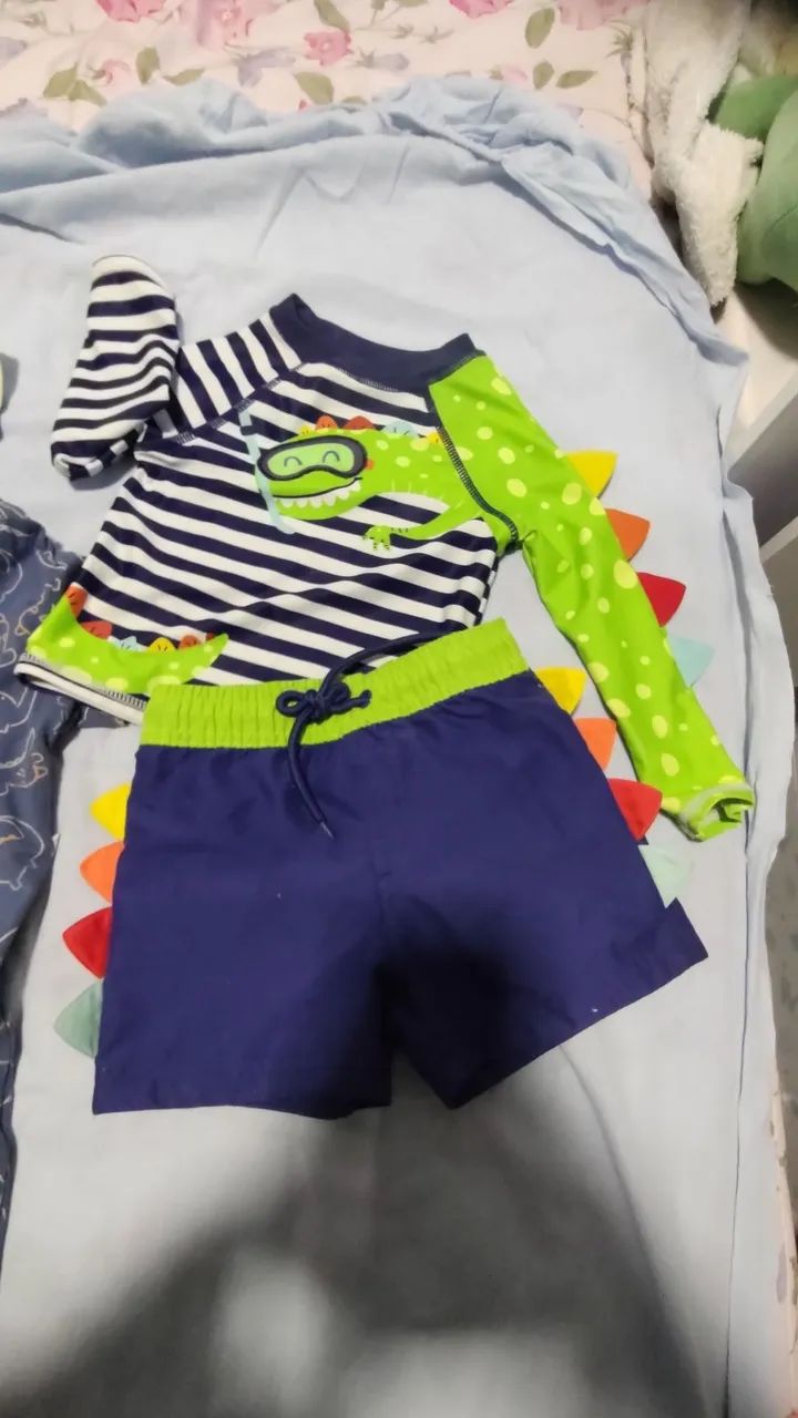Roupa de banho e macacão dinossauro  - Foto 2