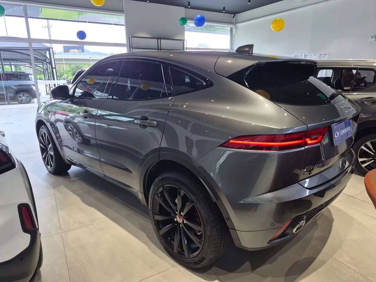 Jaguar E-Pace R-dynamic HSE 2.0 AWD 300cv Aut. 2018 - Foto 5