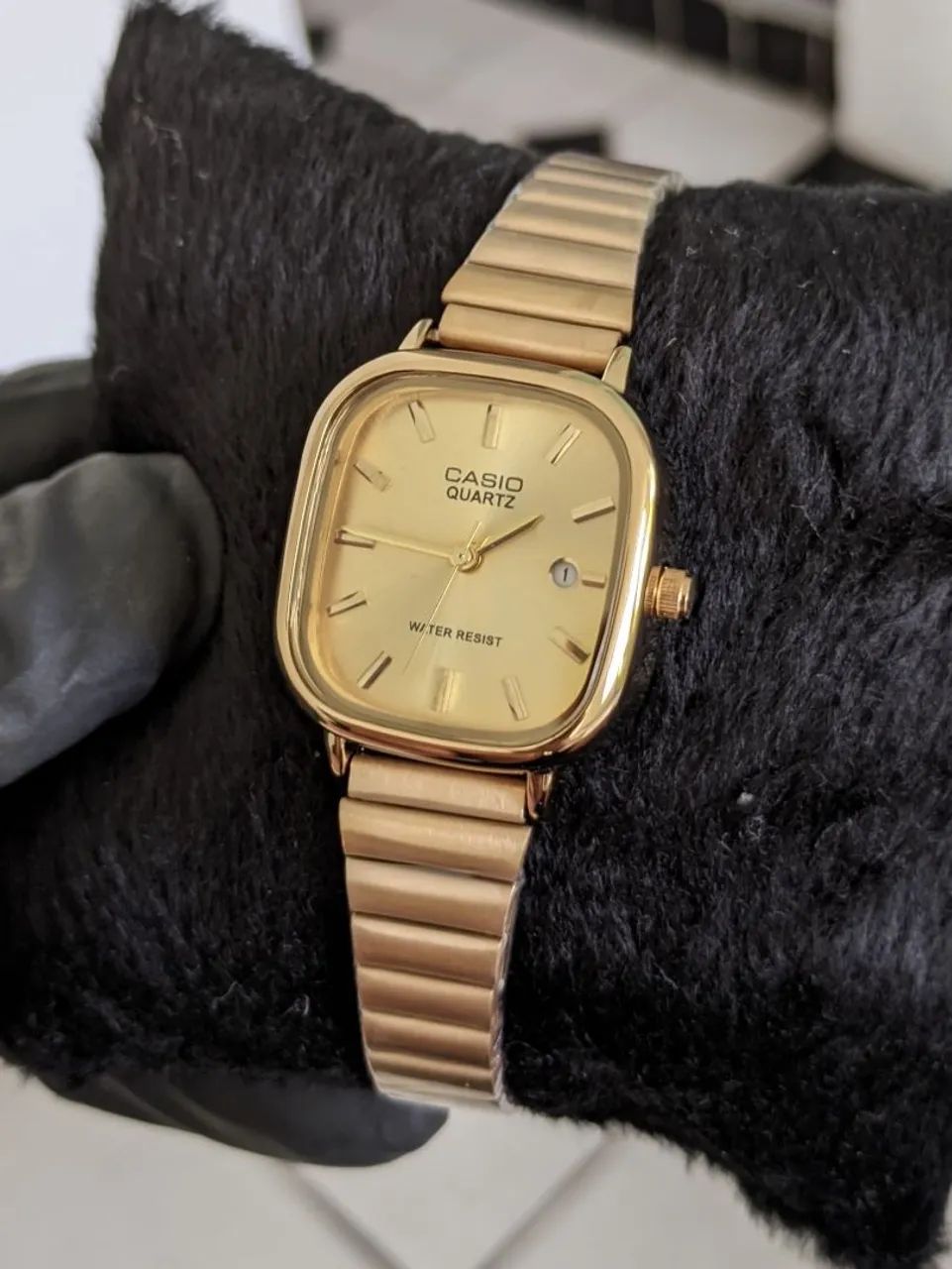 Relógio Casio Mini Resistente à Água com durabilidade na cor da pulseira 