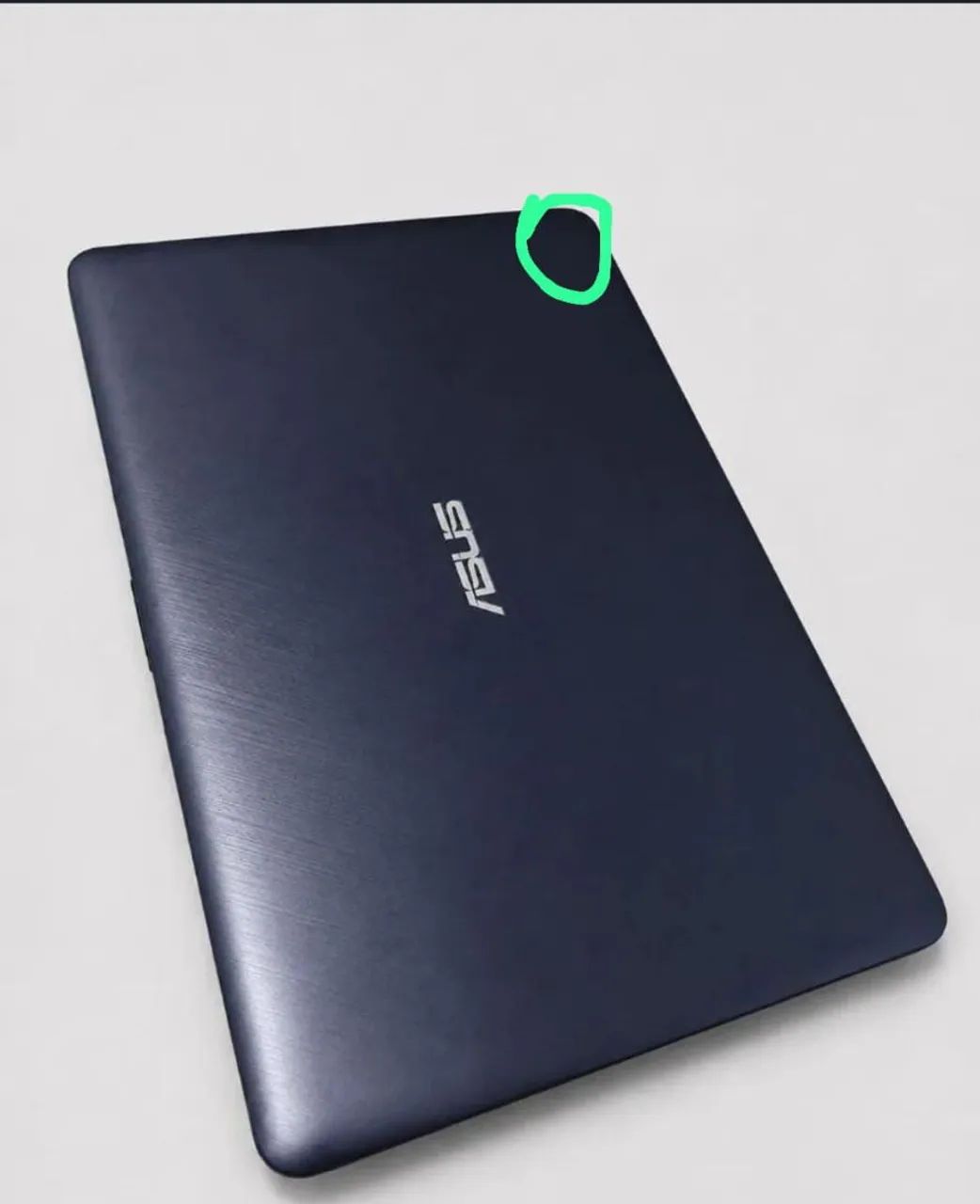 Notebook Asus LEIA 