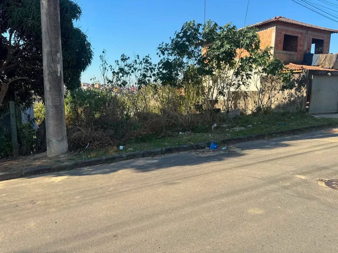 Lote com 252M2 em Arlindo Villaschi - Viana - ES
