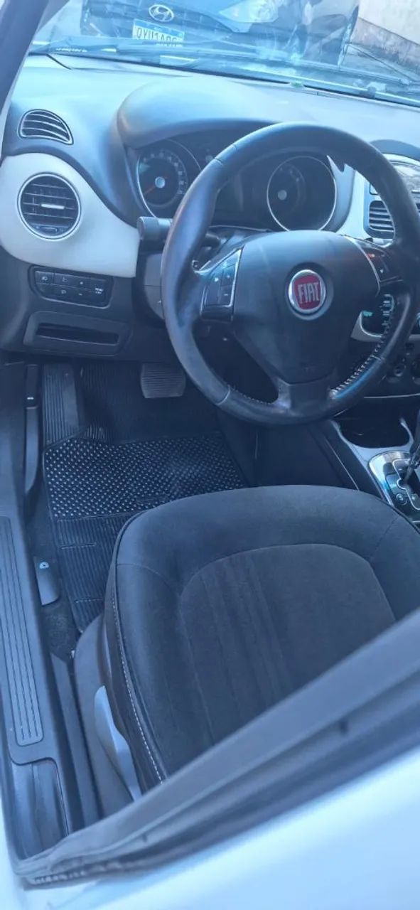 Fiat Linea Essence 1.8 Flex 16V 4P 2015 - Foto 5