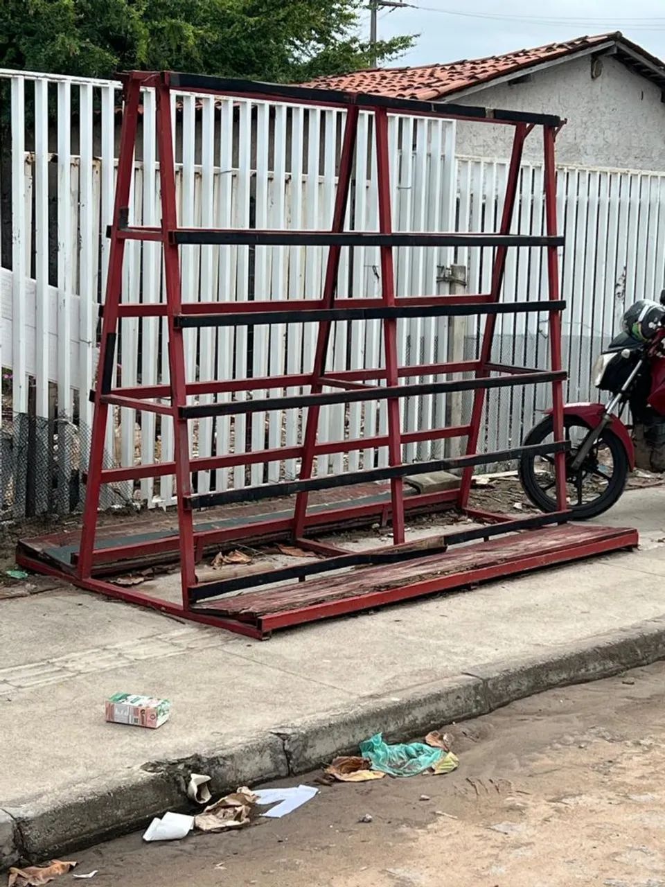 Vende-se Cavalete