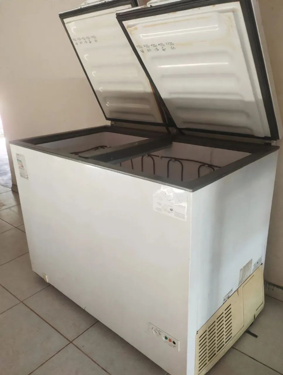 Vendo freezer duas bocas  - Foto 5