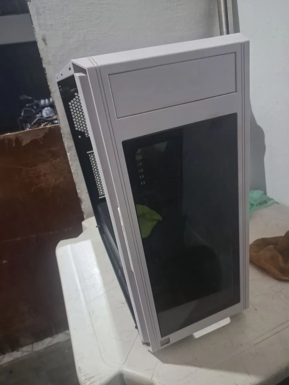 Gabinete gamer espaçoso