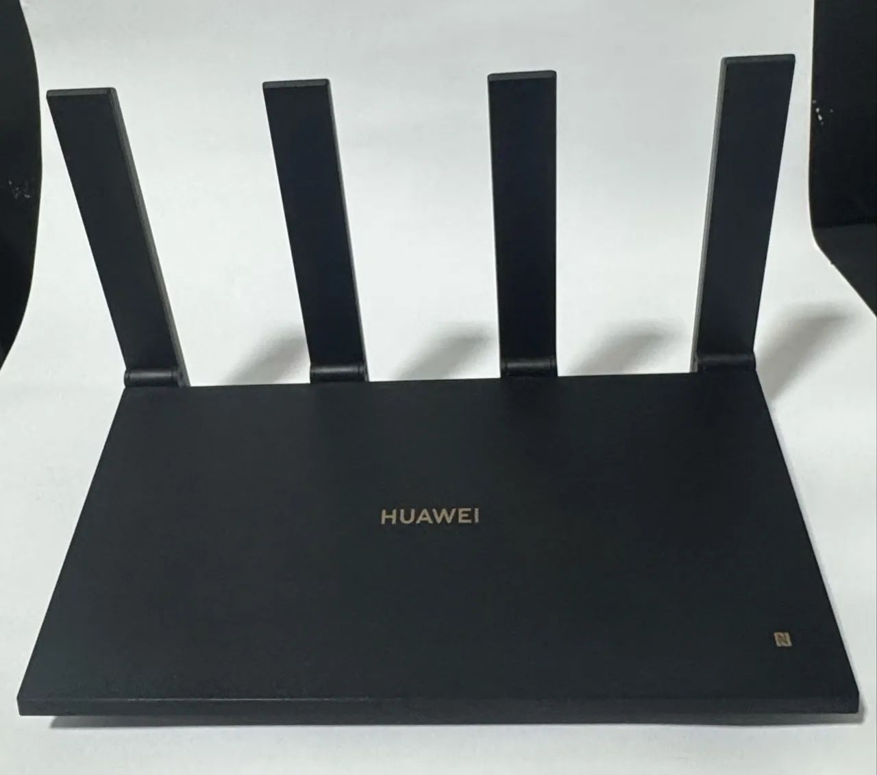 Roteador Huawei AX6 Wi?Fi 6 Plus AX7200 Dual Band 7200 Mbps Gigabit Mesh com Fonte