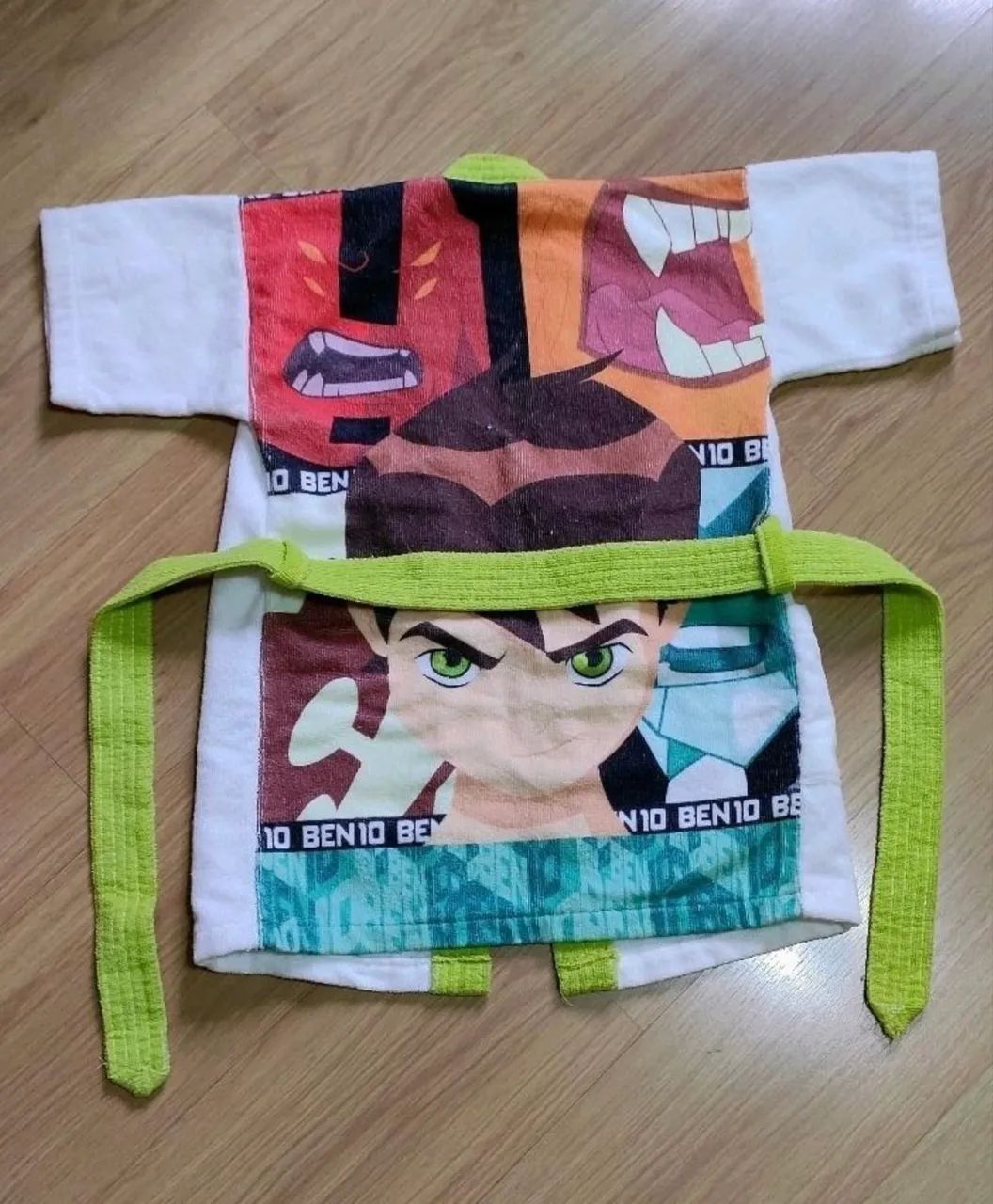 Roupão do Ben 10 tamanho P - Foto 2