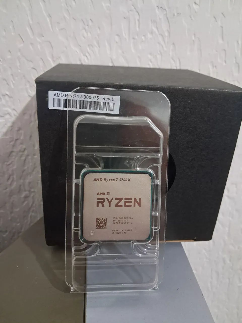 Ryzen 7 5700X + Cooler AMD Wraith Prism 
