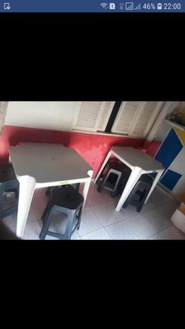 Mesa e os bancos - Foto 2