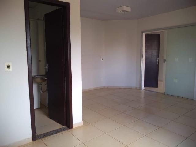106M² distribuídos em 3 salas conjugadas com banheiros na 308 Sul (interna) - Foto 8