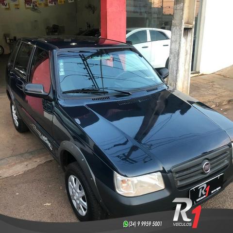 Fiat Uno Mille Celeb. Way Econ. 1.0 Manual Flex 2013 - Foto 2