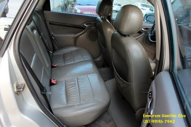 Focus Sedan Ghia 2.0 16V Flex - Foto 12