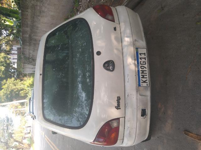 Ford Fiesta 2001 de 02 Portas,vistoriado 2019 com recibo em aberto - Foto 4