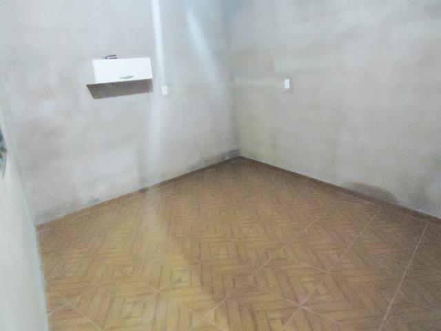 Ótimo preço casa só faltando pintura próxima da principal 300 metros do trem bom - Foto 4