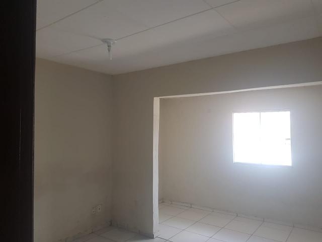 Vende- se uma Casa no Recanto Fialho, aceito carro no negócio - Foto 14