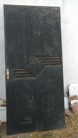 Porta de ferro