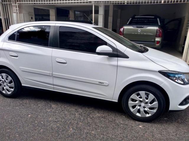 CHEVROLET ONIX 2014/2014 1.0 MPFI LT 8V FLEX 4P MANUAL - Foto 3