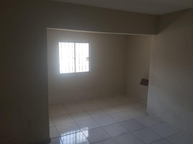 Vende- se uma Casa no Recanto Fialho, aceito carro no negócio - Foto 7