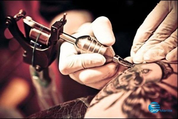 Contrata-se tatuador !!! loja na avenida brasil centro de balneário cvamboriú !!!