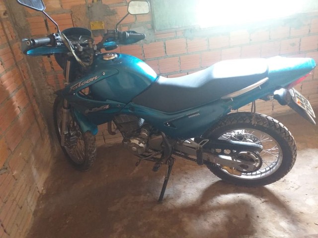 MOTO NX FALCOM 400 CILINDRADA