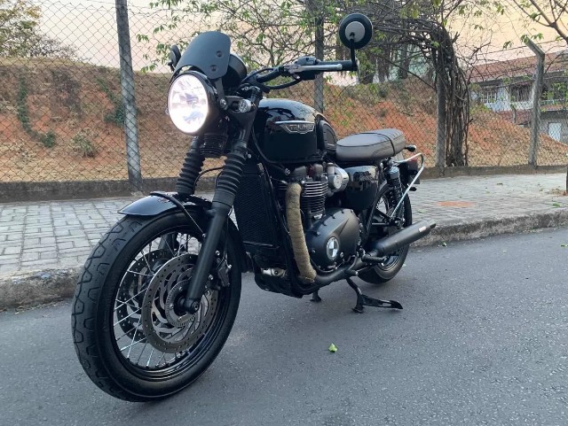 TRIUMPH BONNEVILLE T120 BLACK
