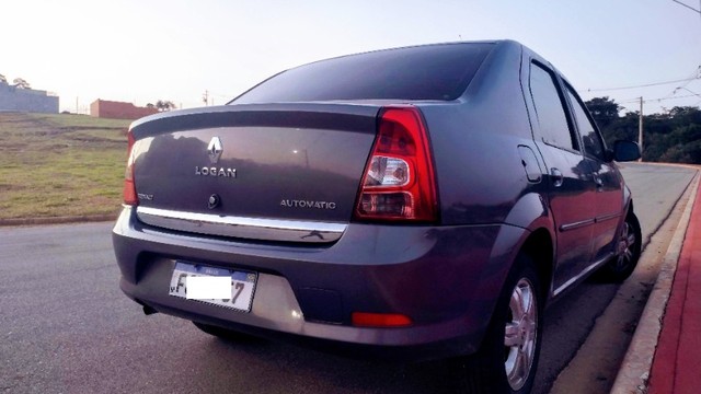LOGAN 1.6 AUTOMÁTICO COMPLETO 2013
