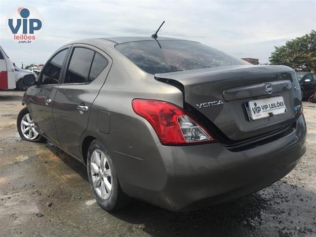 Sucata de Nissan Versa p/ Retirada de Peças - Foto 3