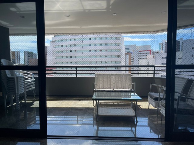 Apartamento para venda possui 237 metros quadrados com 5 quartos em Meireles - Fortaleza - - Foto 8