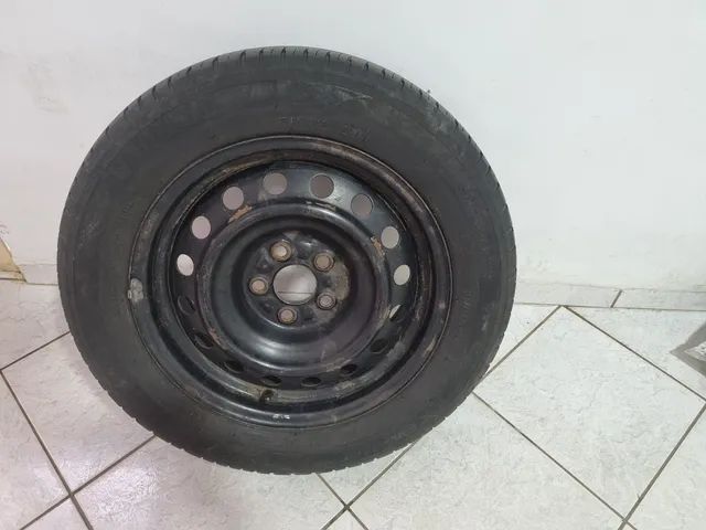 Conjunto roda e pneu 195/60 aro15