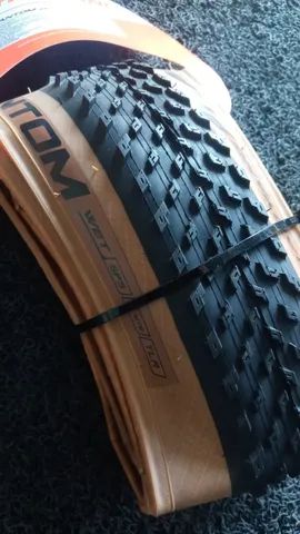 Pneu 29x2.20 Chaoyang Phantom Wet Tubeless Ready Banda Bege - Foto 2