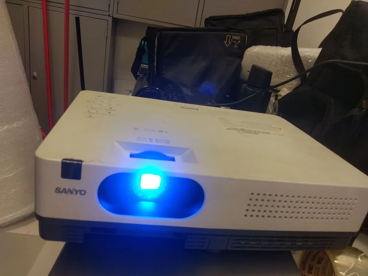 Projetor Sanyo - Ótimo estado!