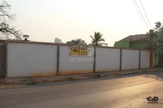 Terreno com 490 m² atrás próximo a Femina
