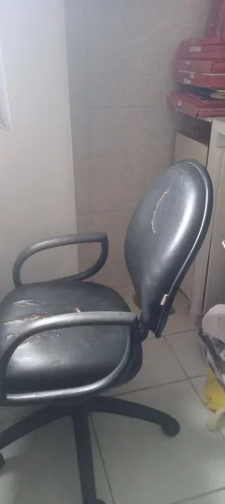 Cadeira de Escritório Giratória com Rodas