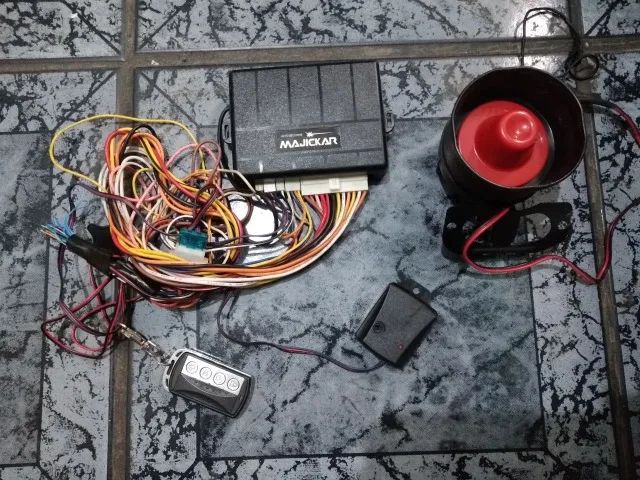 Alarme completo + módulo sobe vidros + sensor de balanço