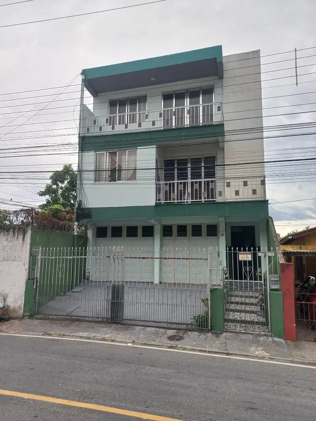 Aluguel de kits e aptos de 1 ou 2 dorm. no Centro de Florianópolis anual