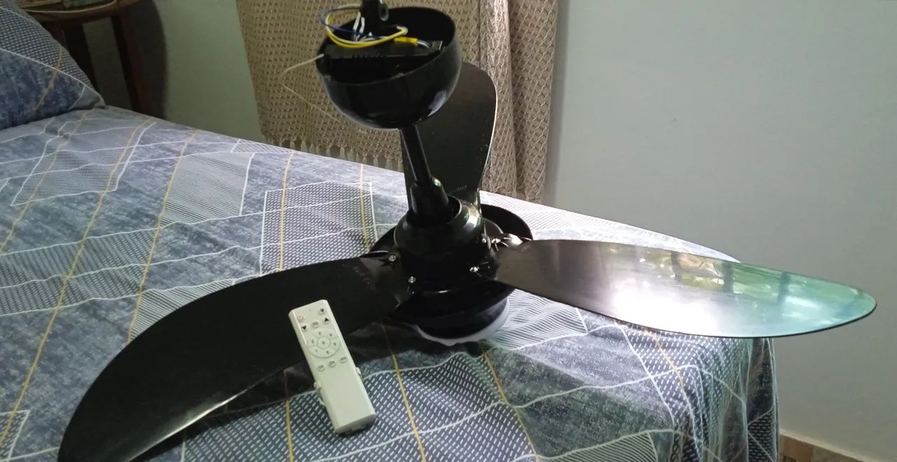 Ventilador de Teto Preto - seminovo