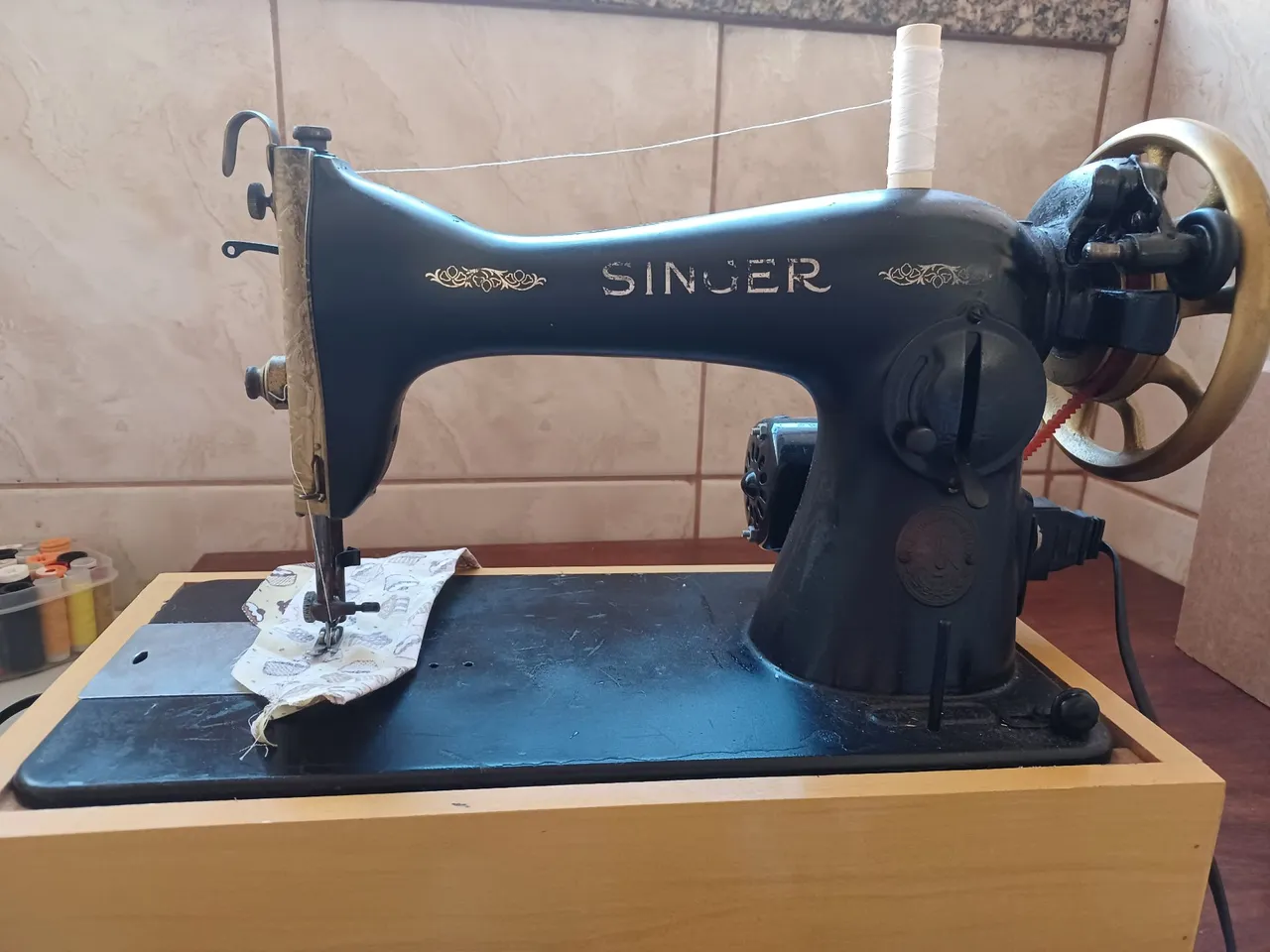 Máquina de costura Singer antiga
