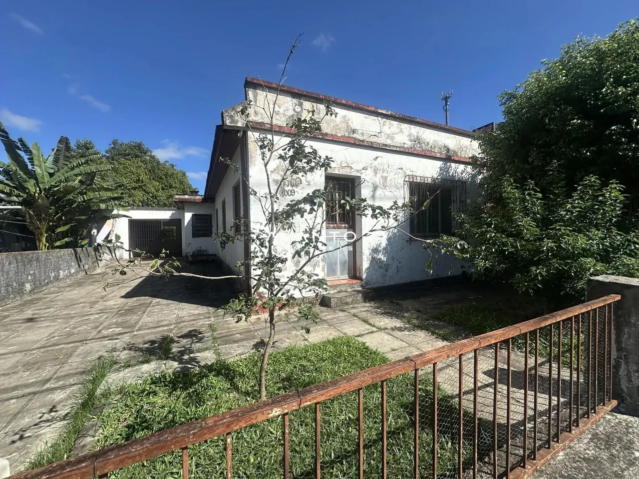 Terreno amplo, no bairro Nossa Senhora do Rosário