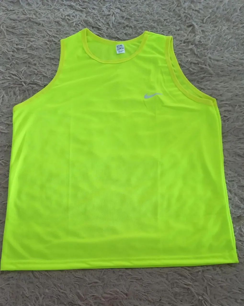 Regata Performance Neon apenas $18,00