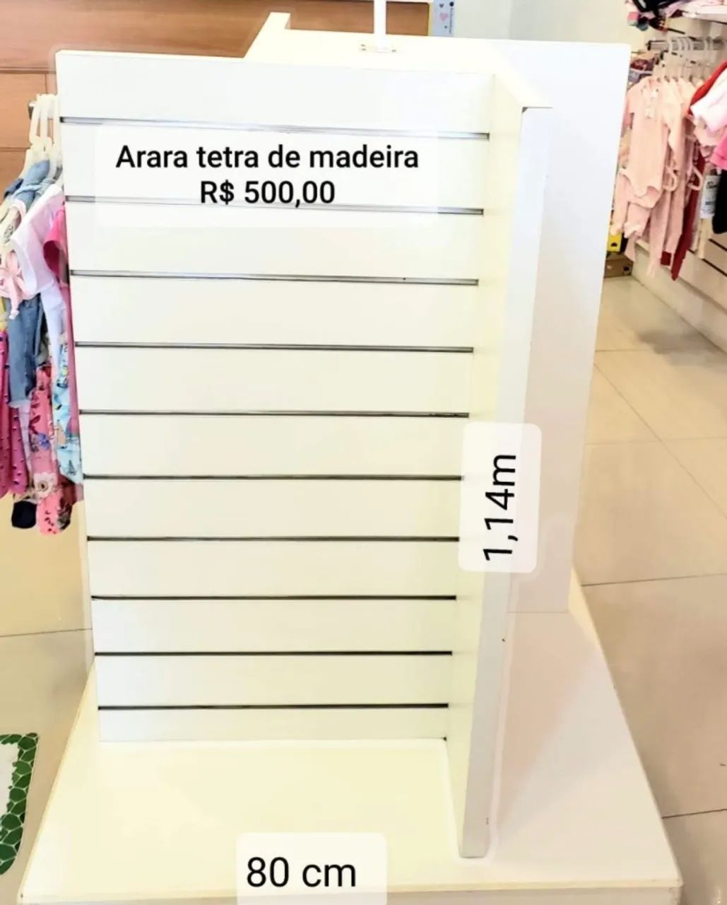 Arara tetra de madeira em canaletado