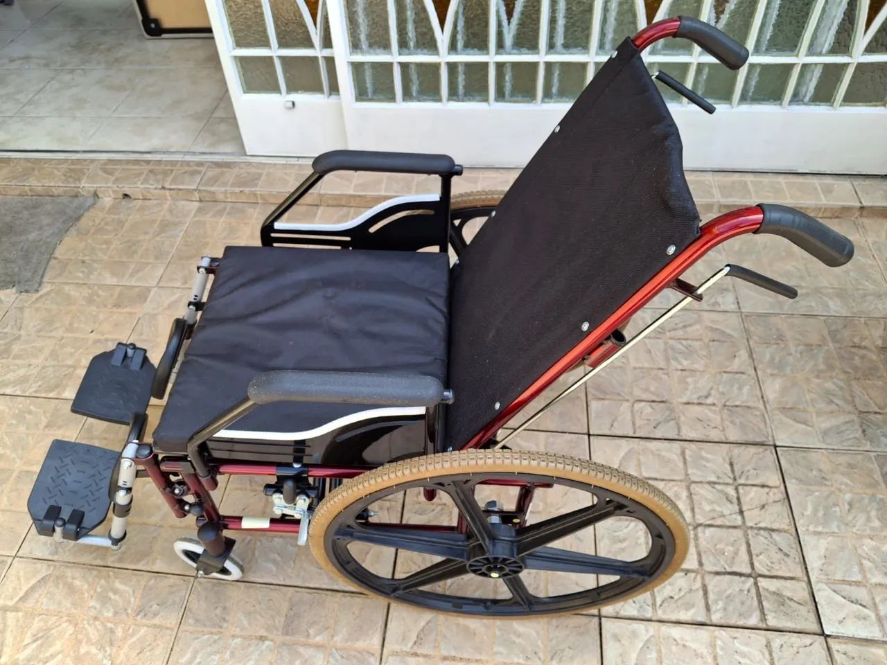Cadeira de rodas reclinável tetra Prolife. - Foto 6