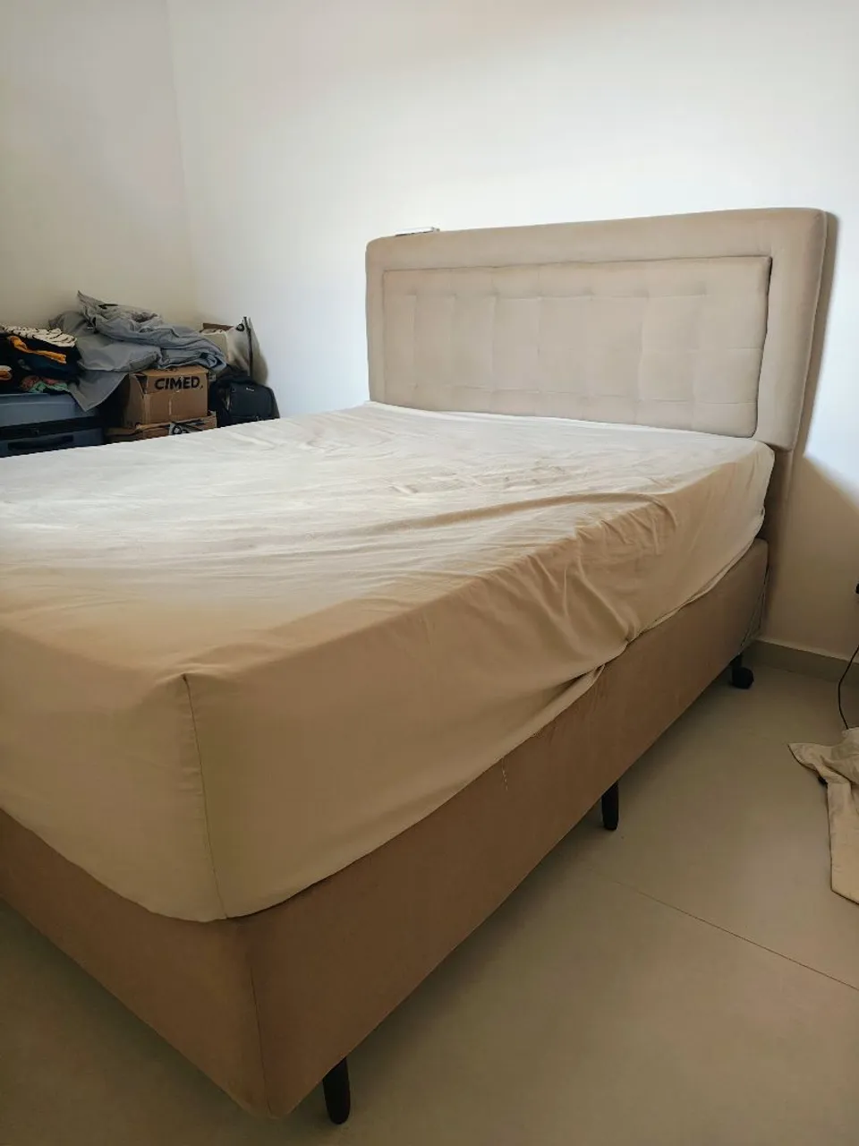 Cama Box com Cabeceira Estofada