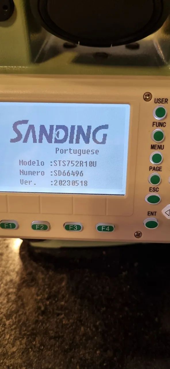 Estação total 64187037116545125