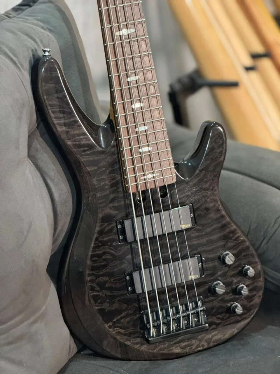 Baixo Yamaha TRB1006