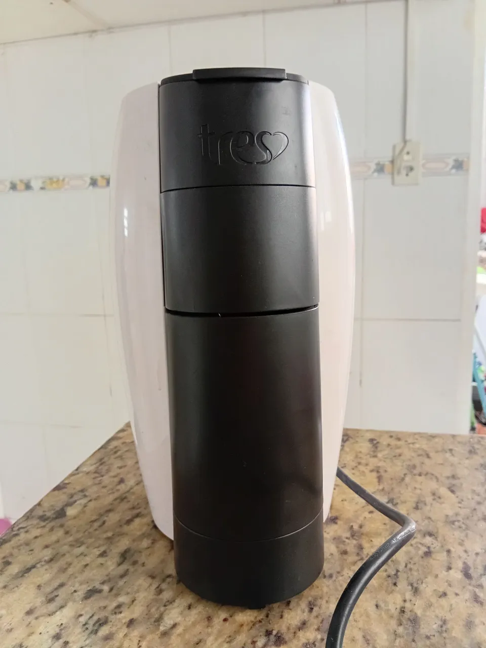 Cafeteira 3 Corações Lov - Pronta para uso!