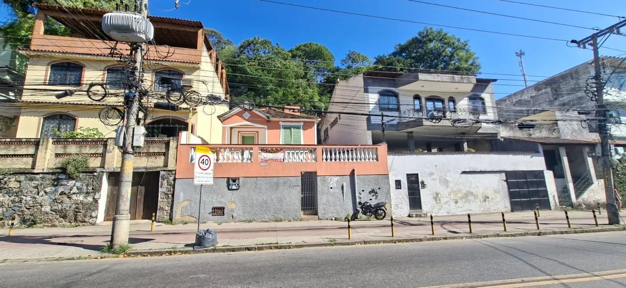 Casa Praça Seca.Casa Praça Seca.