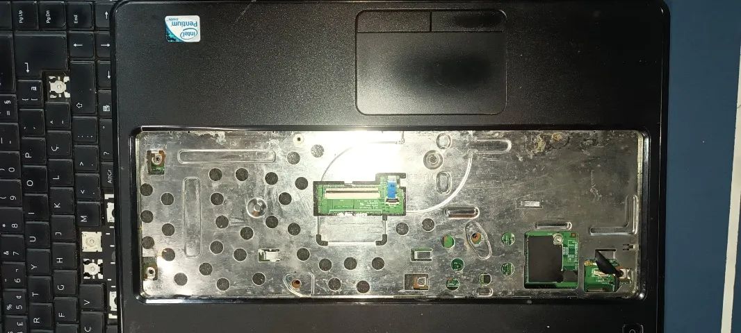 carcaça peças notebook dell p07g - Foto 4