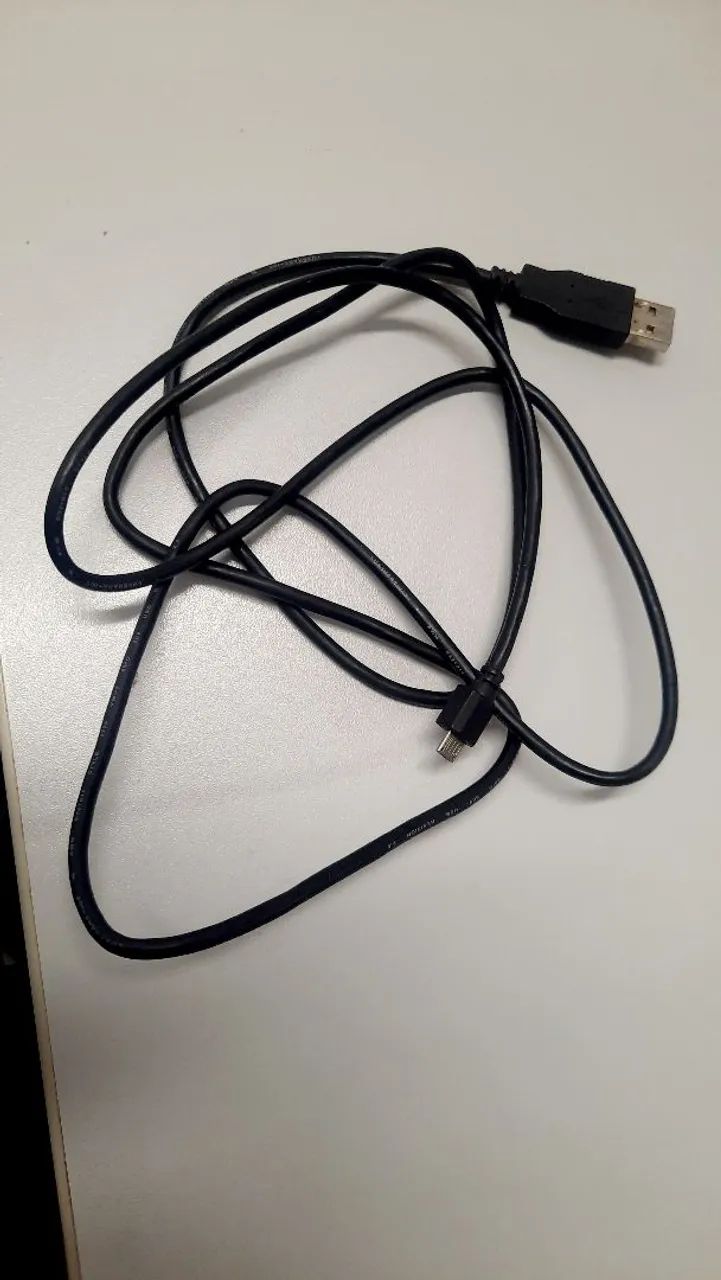 Cabo ORIGINAL para carregar controle de PS4.