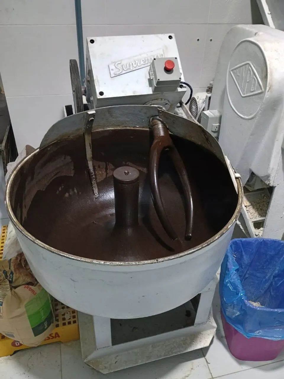 Vendo maquinarios de padaria completa 